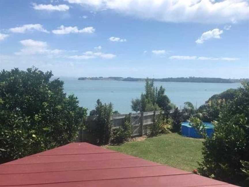 Studio with water views, Omokoroa Beach, New Zealand