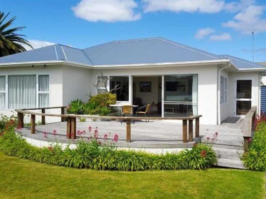 Bach at The Beach - Whitianga Holiday Home, Whitianga, New Zealand