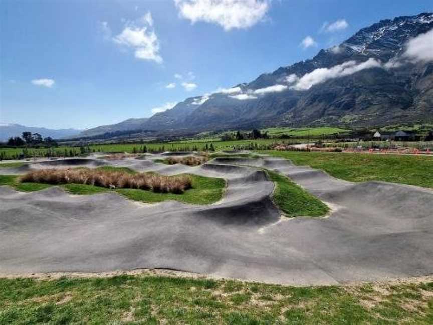 Remarkable View - 2 minutes to the ski field, Argyle Hill, New Zealand