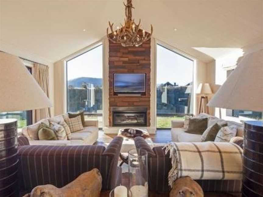 Kawarau Lodge Ski Golf Or Relax In Style BBQ, Argyle Hill, New Zealand