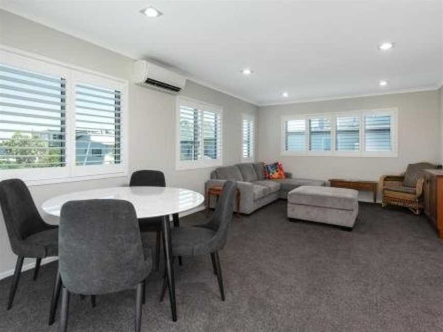 Modern Marine Parade Apartment, Mount Maunganui, New Zealand