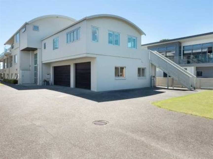 Modern Marine Parade Apartment, Mount Maunganui, New Zealand