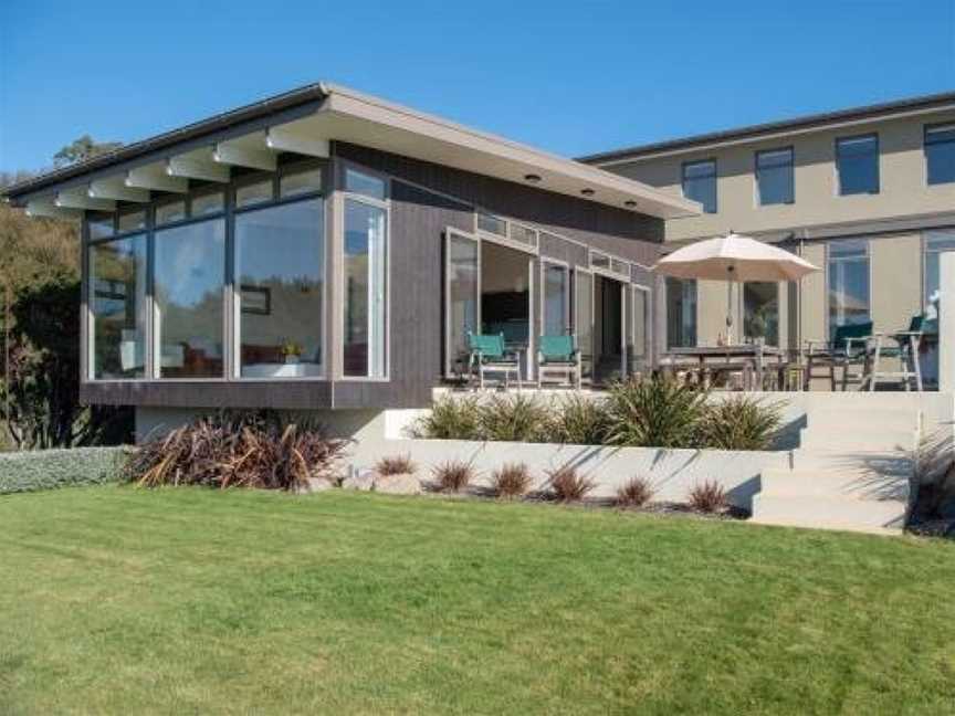 Kotare Point Paradise - Akaroa Holiday Home, Akaroa, New Zealand