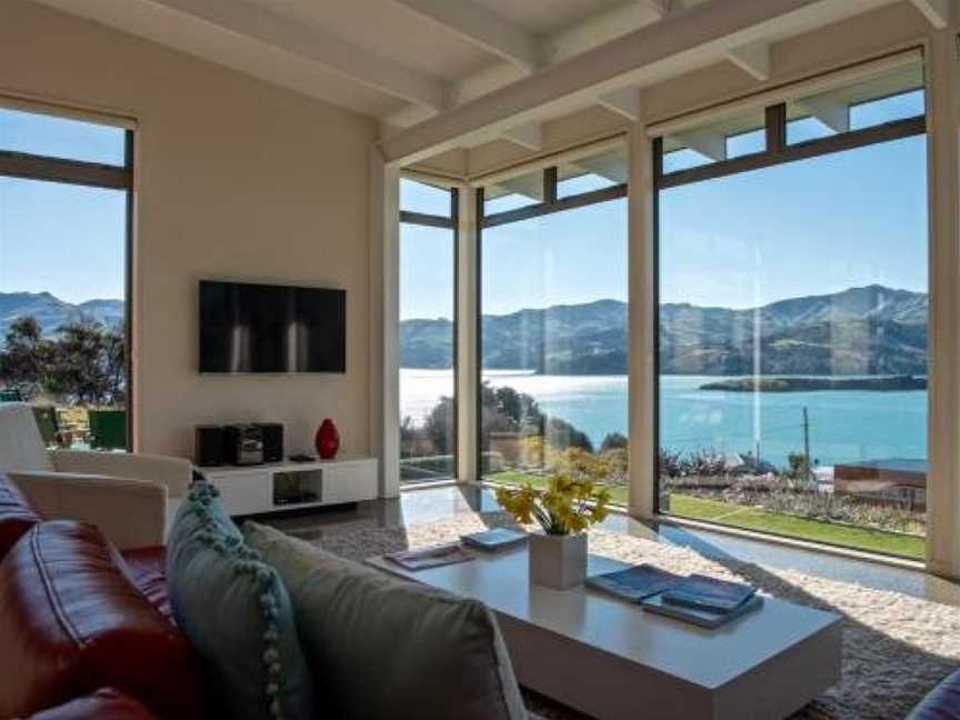 Kotare Point Paradise - Akaroa Holiday Home, Akaroa, New Zealand