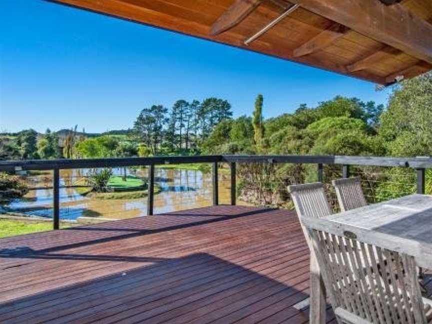 Scenic Escape - Mangawhai Heads Holiday Home, Mangawhai, New Zealand