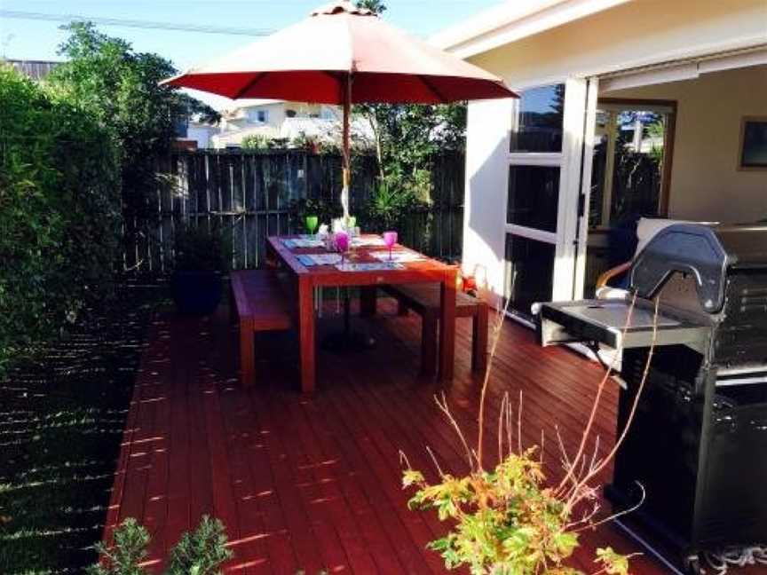 Baskervilla - Whangamata Holiday Home, Whangamata, New Zealand