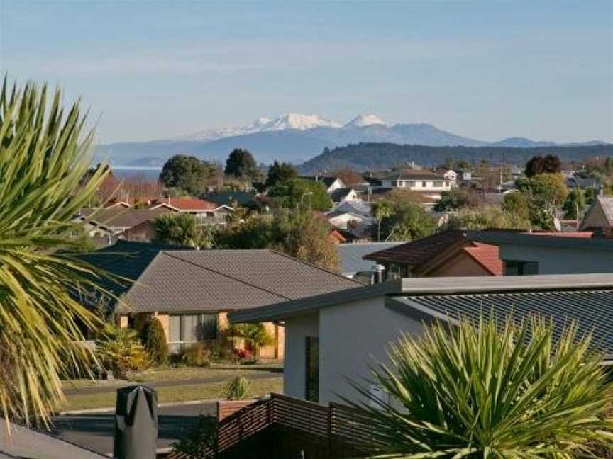 Riverstone Holiday Home - Taupo Holiday Home, Taupo, New Zealand