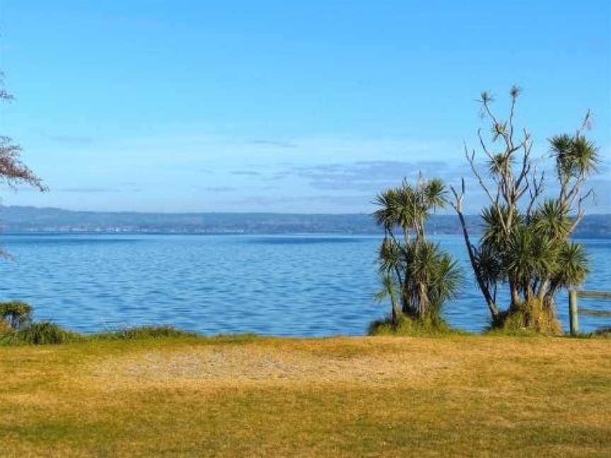 Tui - Hamurana Holiday Home, Mourea, New Zealand