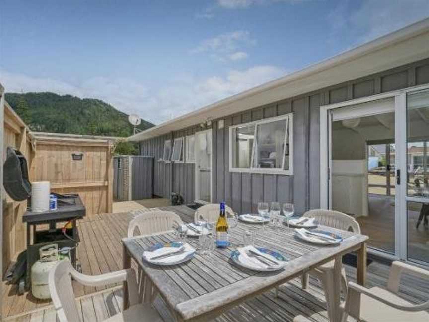 Retreat by the Beach - Pauanui Holiday Home, Pauanui, New Zealand