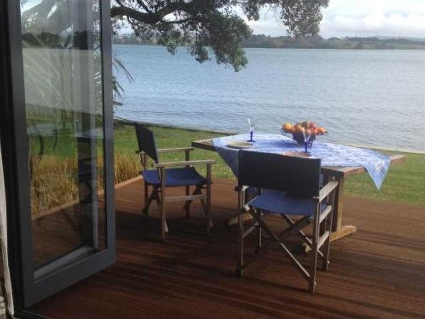 Absolute Waterfront Serenity Near Auckland, Awhitu, New Zealand