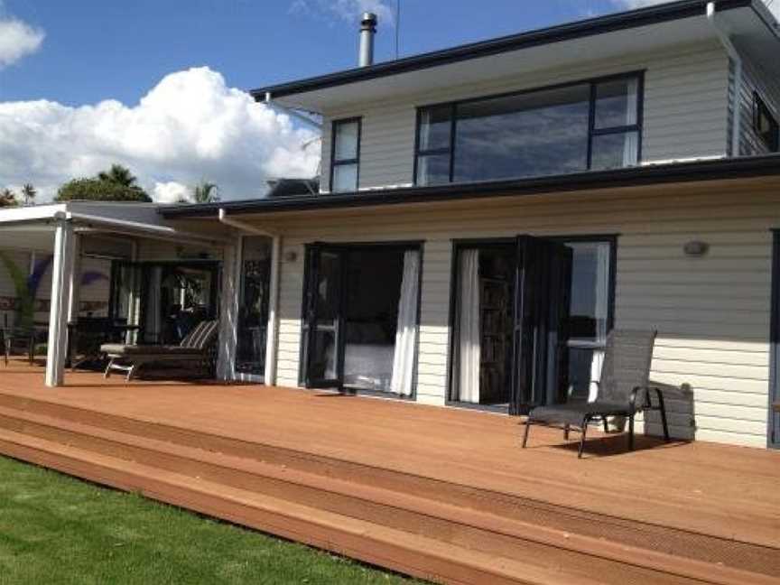 Absolute Waterfront Serenity Near Auckland, Awhitu, New Zealand