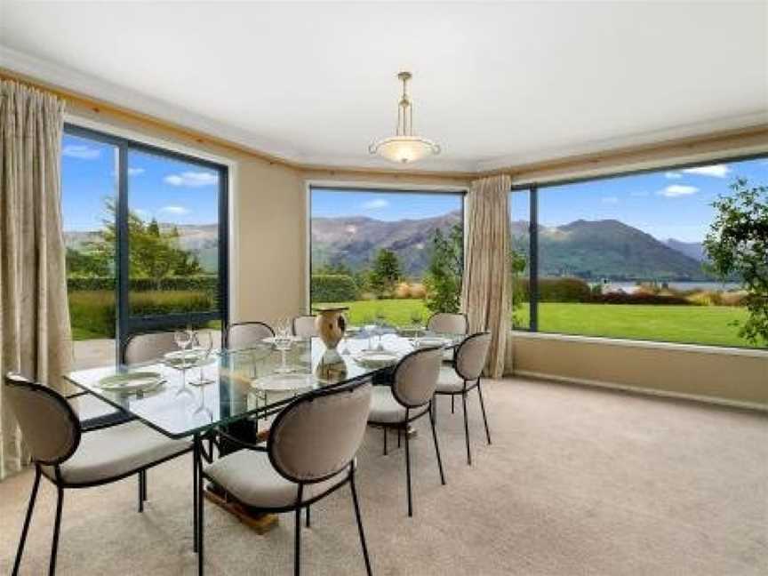 Hilltop Blue Views - Wanaka Holiday Home, Wanaka, New Zealand