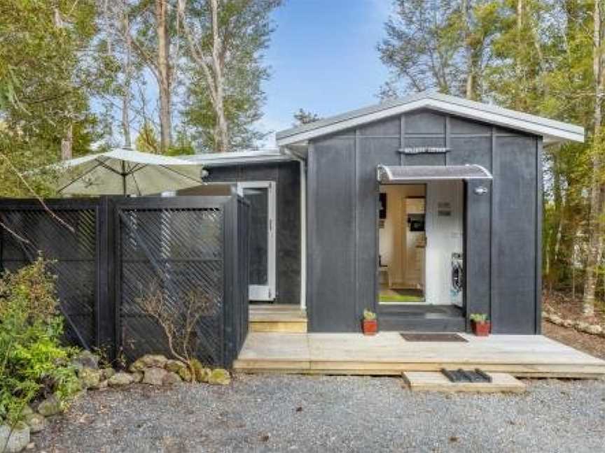 Bellbird Cottage - Lake Taupo Bach, Waitahanui, New Zealand