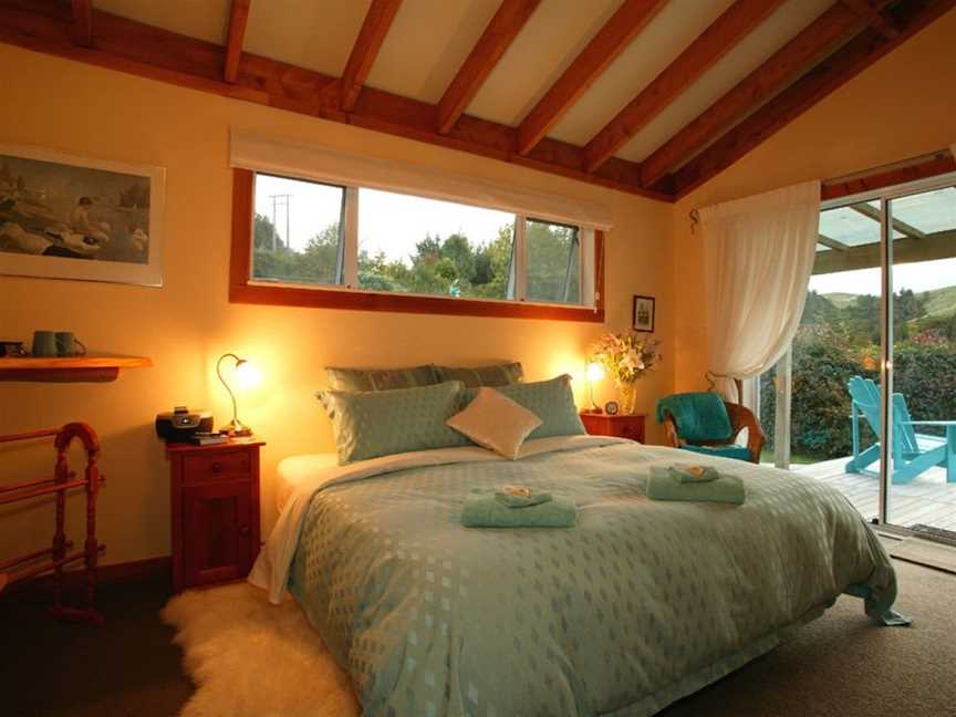 Westwind Homestay B & B, Waitakaruru, New Zealand