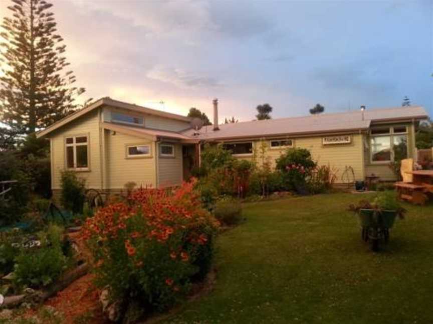 ROWAN COTTAGE ORGANIC B&B, Kaiaka, New Zealand