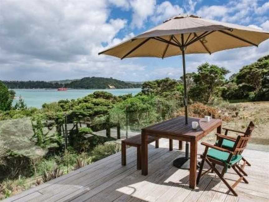 Te Whau Bach Apartments, Waiheke Island (Suburb), New Zealand