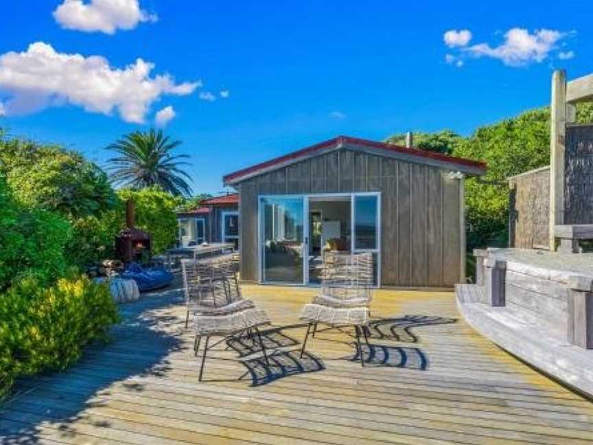 Relax on Rodney - Te Horo Beach Holiday Home, Otaki, New Zealand