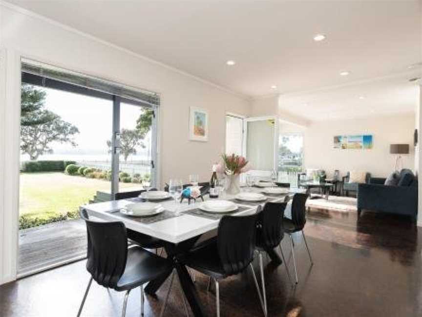 Wairangi Beach Cottage - Paihia Beach House, Paihia, New Zealand