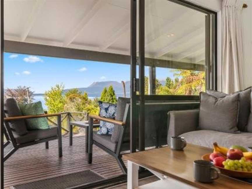 Splendour on Spencer - Lake Tarawera Holiday Home, Rotorua, New Zealand