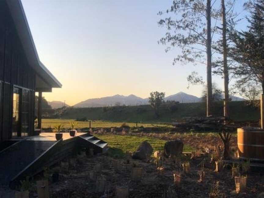 Hot tub at Fiery Peak Eco-Cottage, Geraldine, New Zealand