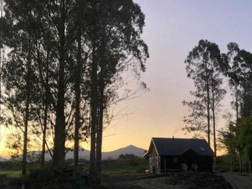 Hot tub at Fiery Peak Eco-Cottage, Geraldine, New Zealand