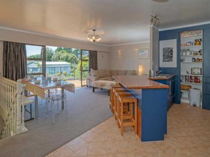 Bach on Boulevard - Pauanui Holiday Home, Pauanui, New Zealand