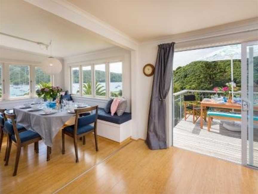 Tirohanga Wai - Waikawa Holiday Home, Picton, New Zealand