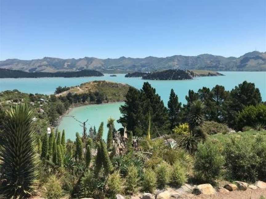 Church Bay cabin: sunny, great views, Lyttelton, New Zealand