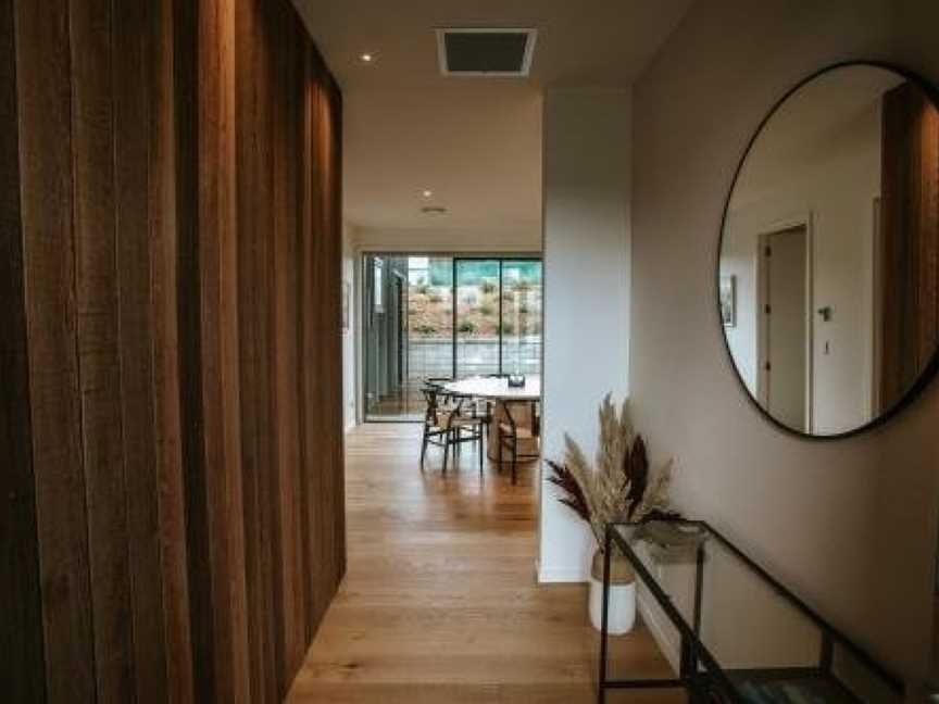 Obelisk - Sleeps 8 - Modern & Stylish, Wanaka, New Zealand