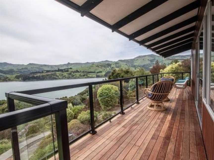 Kingfisher's Perch - Takamatua Holiday Home, Akaroa, New Zealand