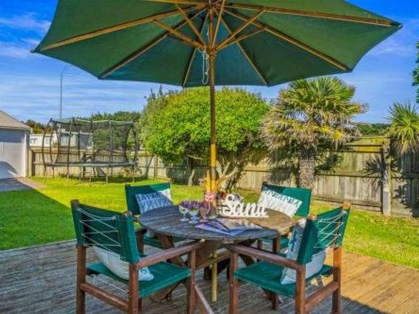 Babbacombe Bach - Otaki Beach Holiday Home, Otaki, New Zealand