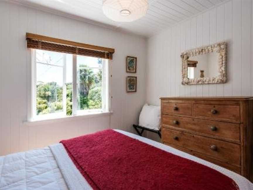 Tahamoana Cottage - You've Got It Maid, Waiheke Island (Suburb), New Zealand