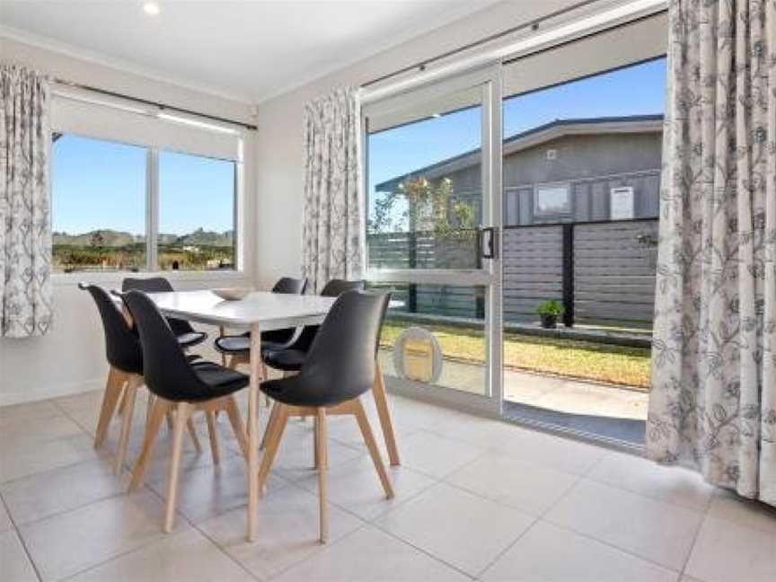 The Weekend Bach - Waihi Beach Holiday Home, Waihi Beach, New Zealand