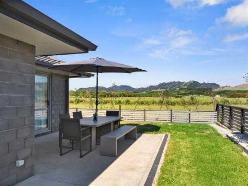 The Weekend Bach - Waihi Beach Holiday Home, Waihi Beach, New Zealand