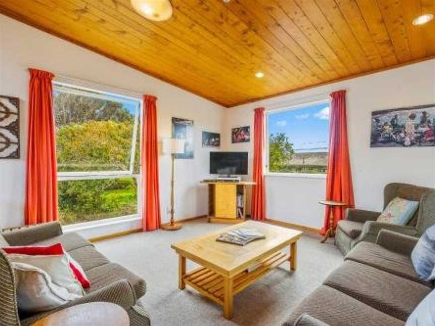 Te Horo Beach Retreat - Te Horo Beach Holiday Home, Otaki, New Zealand