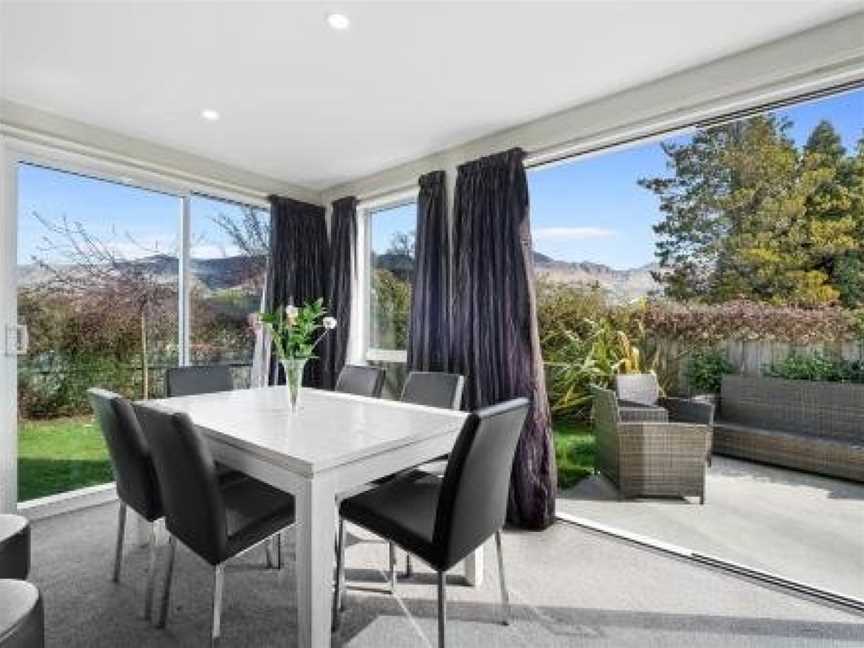 Hideaway on Hunter - Wanaka Holiday Home, Wanaka, New Zealand