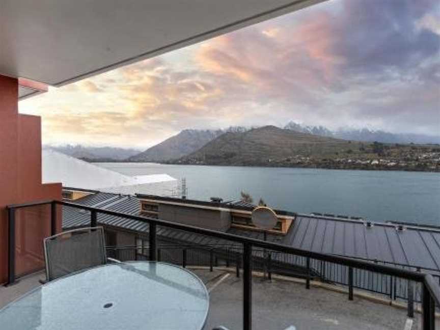 Wakatipu Shores . Lake View . 2 BDRM, Argyle Hill, New Zealand