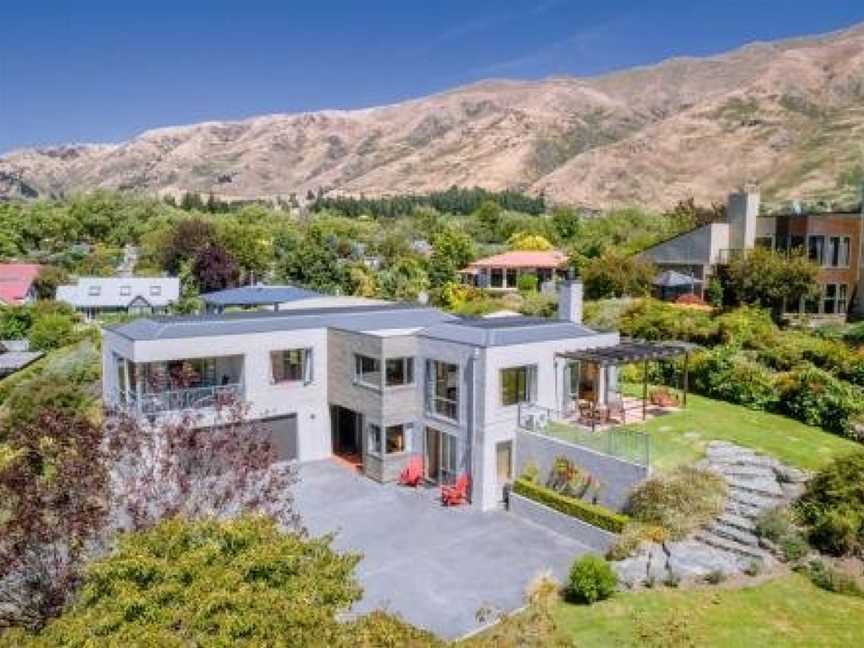 Sargood Splendour - Wanaka Holiday Home, Wanaka, New Zealand