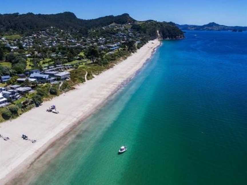 Hahei Beach Bach., Hahei, New Zealand