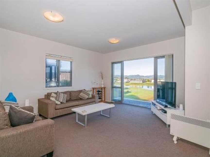 Matarangi Villa on Golf Course - Matarangi Holiday Home, Matarangi, New Zealand