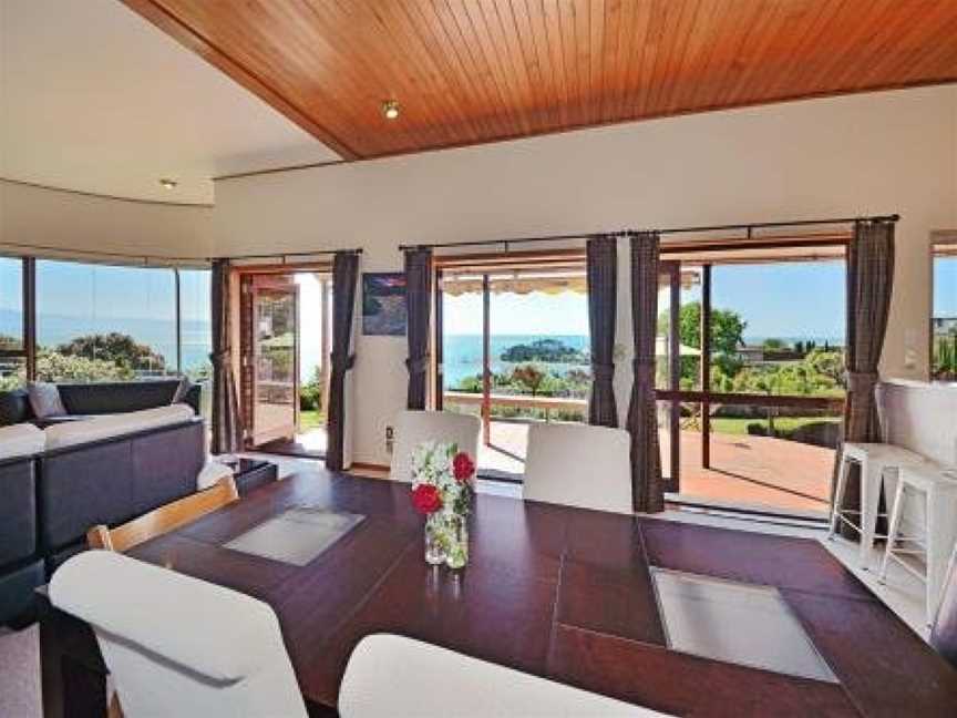 Cliff-top Holiday Home, Nelson, New Zealand