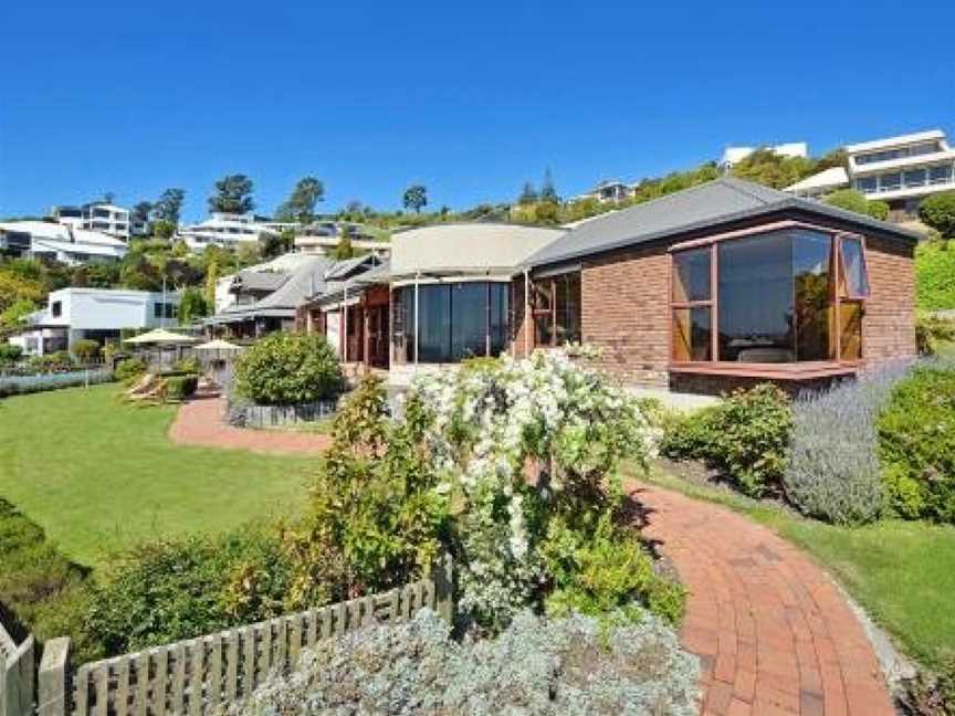 Cliff-top Holiday Home, Nelson, New Zealand