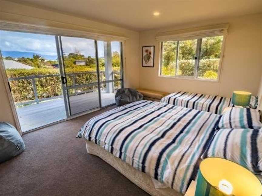 Te Wharepuni - Tata Beach Holiday Home, East Takaka, New Zealand