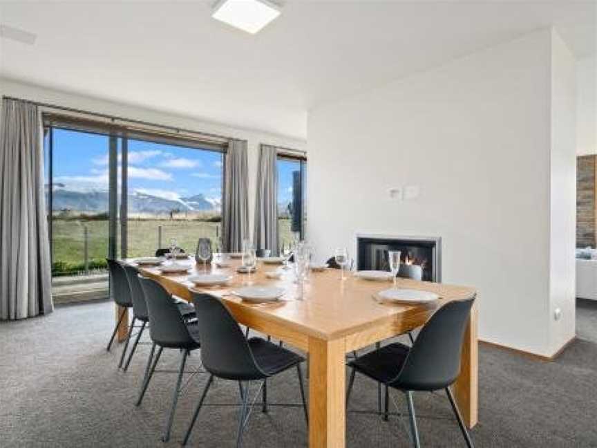 Infinity Views - Modern Wanaka Holiday Home, Wanaka, New Zealand