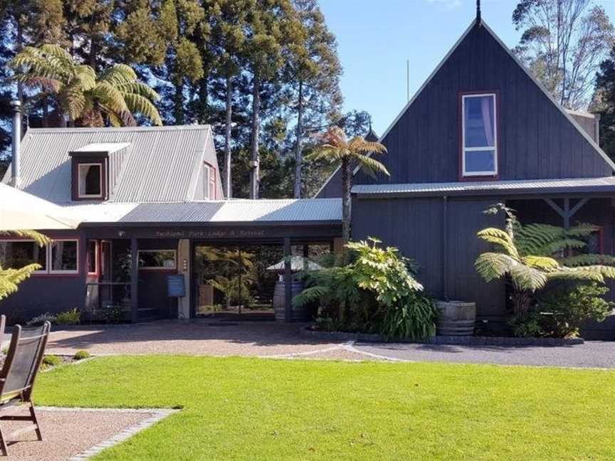 BUSHLAND PARK LODGE AND RETREAT, Whangamata, New Zealand