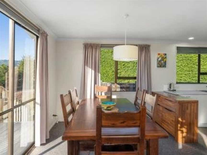 Kapiti Views - Waikanae Beach Holiday Home, Paraparaumu, New Zealand