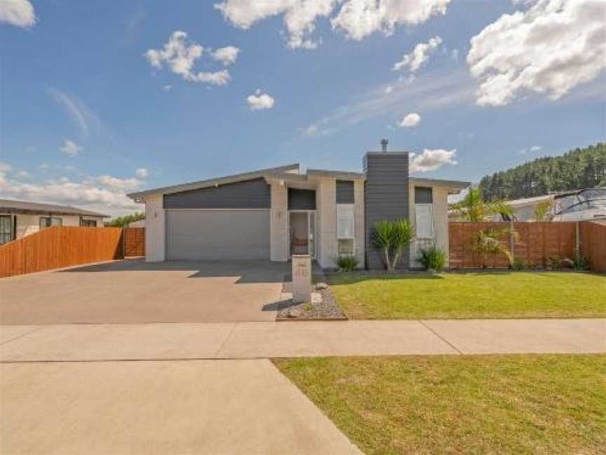 Modern Beach Pad - Whitianga Holiday Home, Whitianga, New Zealand