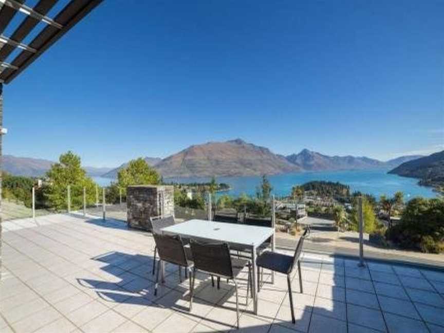 South View - Central with Stunning Views, Argyle Hill, New Zealand