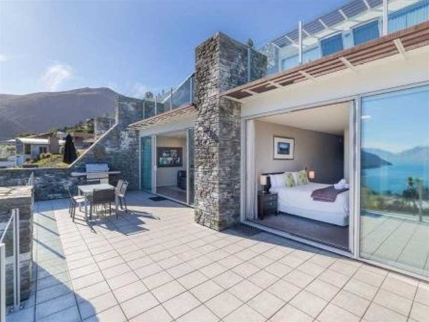 South View - Central with Stunning Views, Argyle Hill, New Zealand