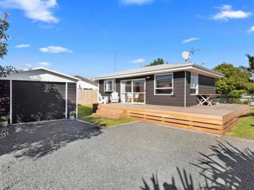 The Black Bach - Mt Maunganui Holiday Home, Tauranga (Suburb), New Zealand